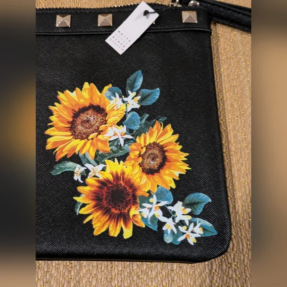 NWT White House Black Market Wristlet - Picture 2 of 7